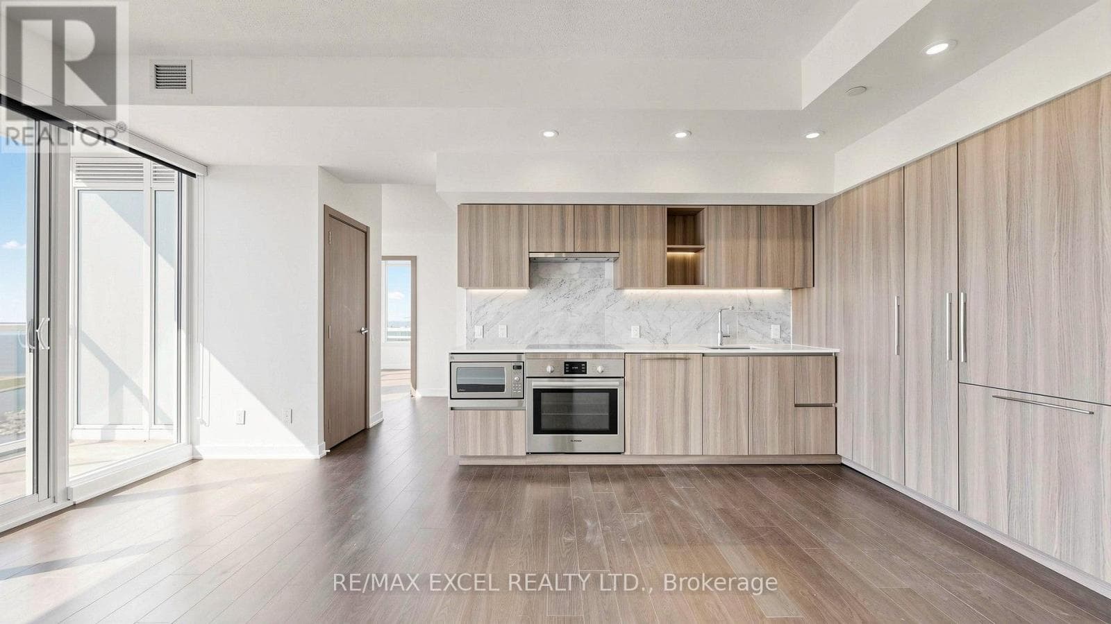 Photo of 4002 - 17 BATHURST STREET