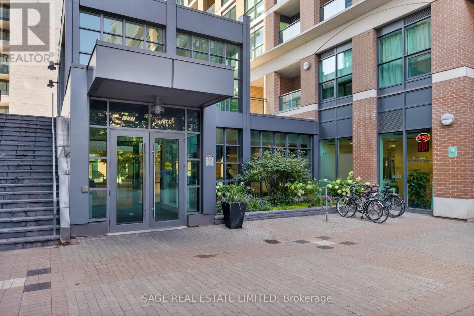 Photo of 419 - 1169 QUEEN STREET W
