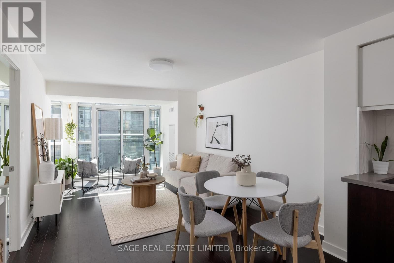 Photo of 419 - 1169 QUEEN STREET W