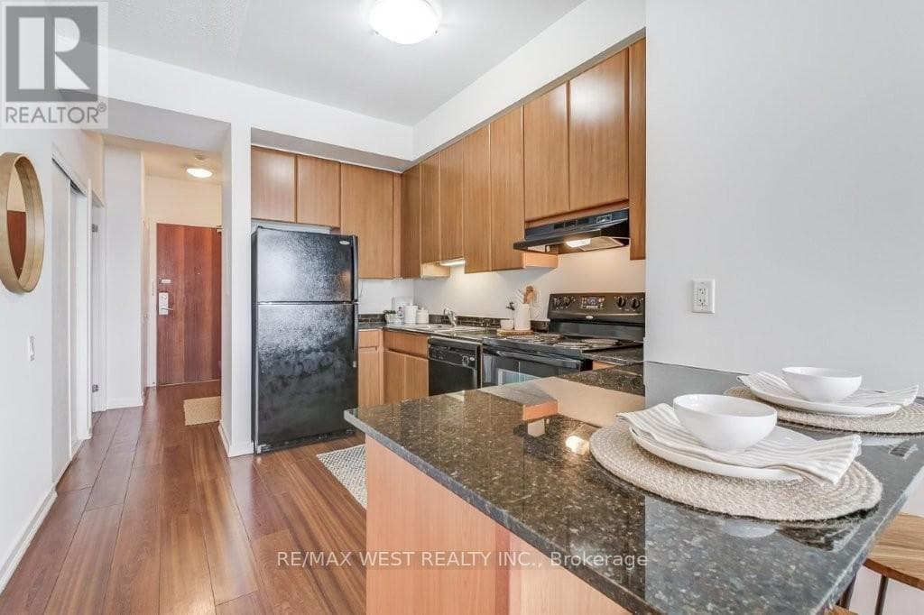 Photo of 501 - 30 CANTERBURY PLACE