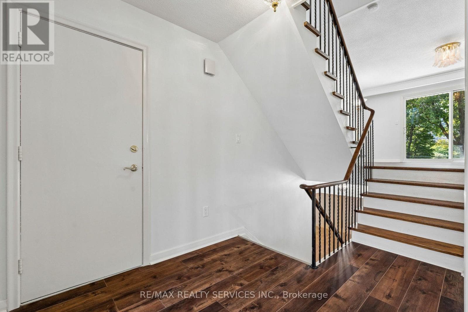 Photo of 16 MALVERN COURT