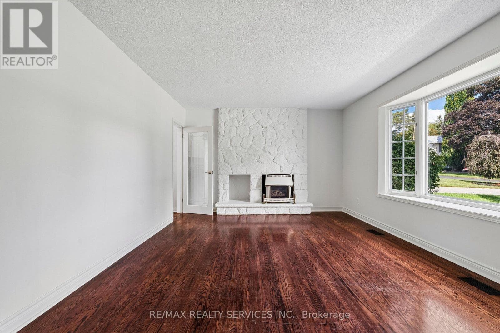 Photo of 16 MALVERN COURT
