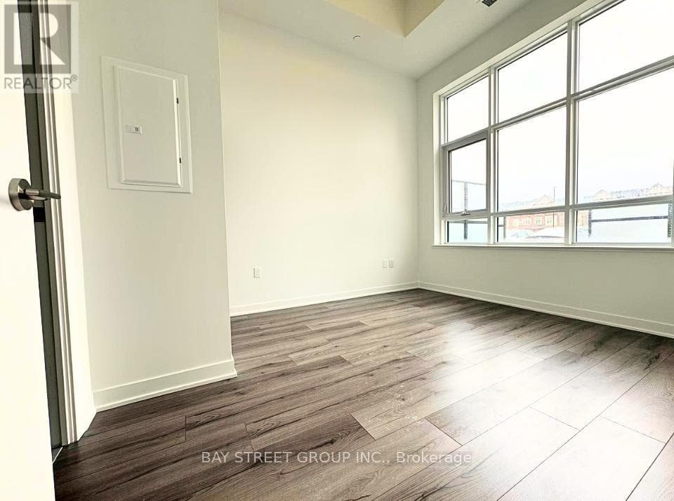 Photo of 130 - 395 DUNDAS STREET W