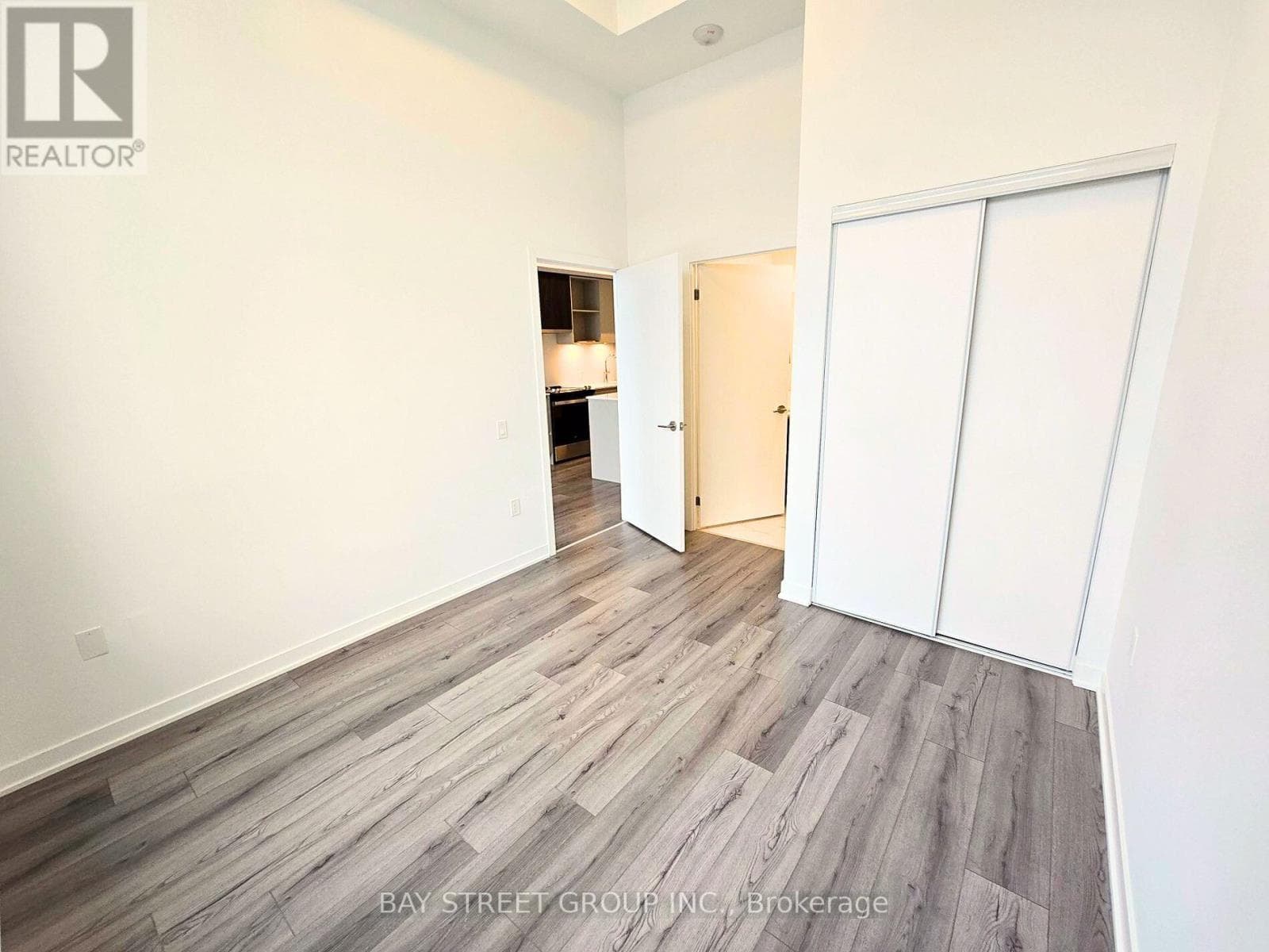 Photo of 130 - 395 DUNDAS STREET W