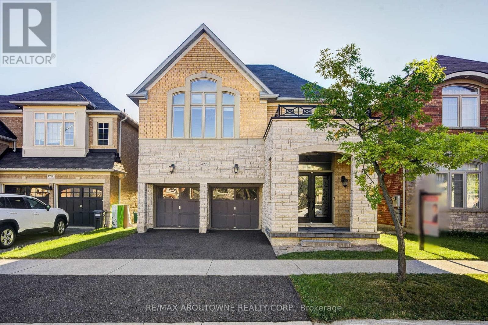 Photo of 4228 FULLER CRESCENT