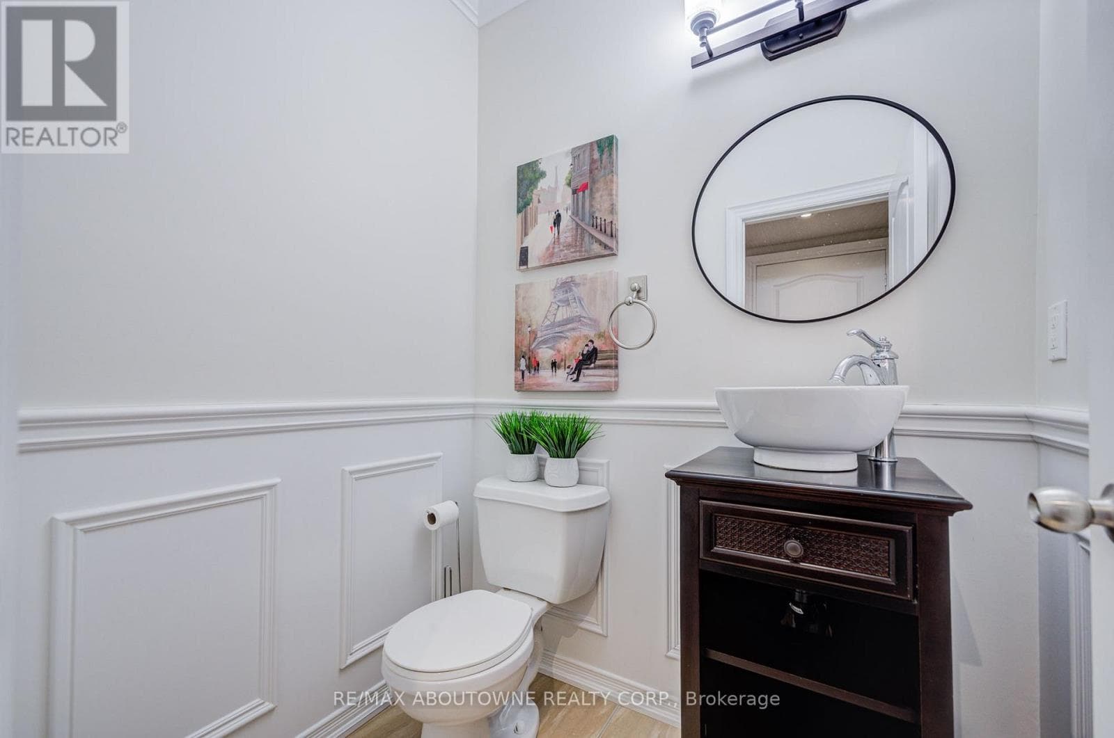 Photo of 4228 FULLER CRESCENT