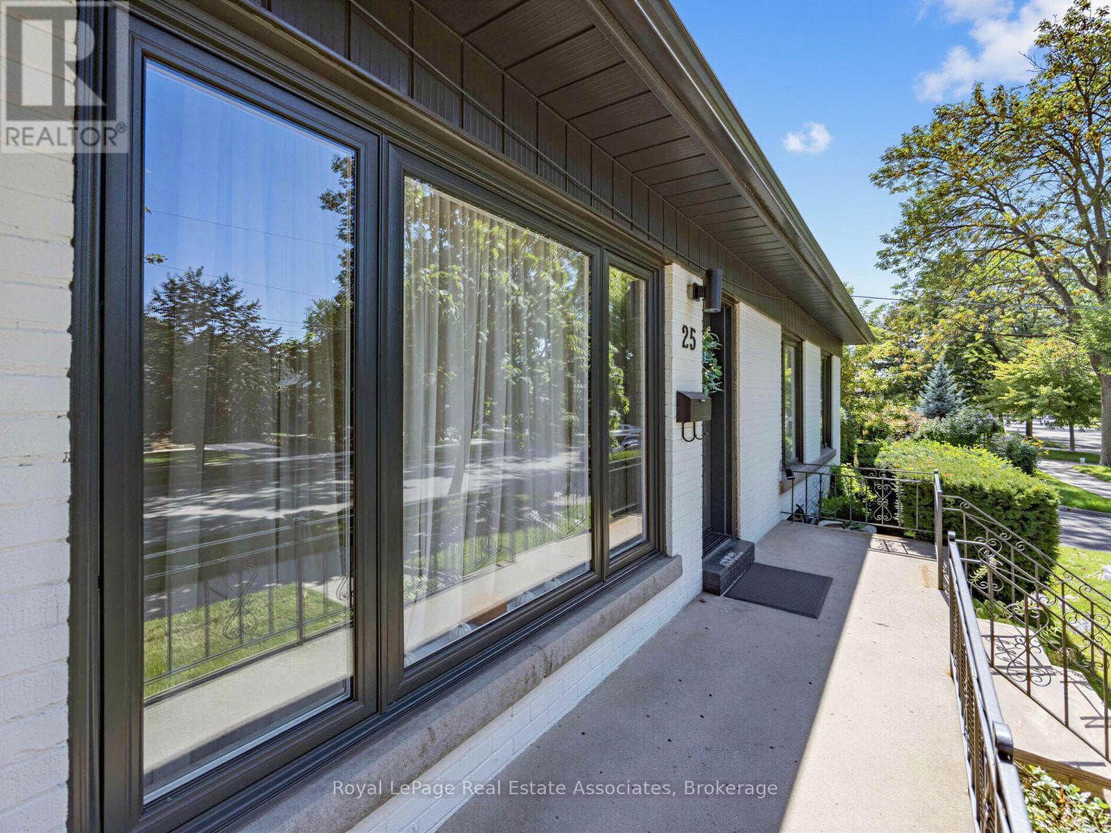 Photo of 25 TREEVIEW DRIVE