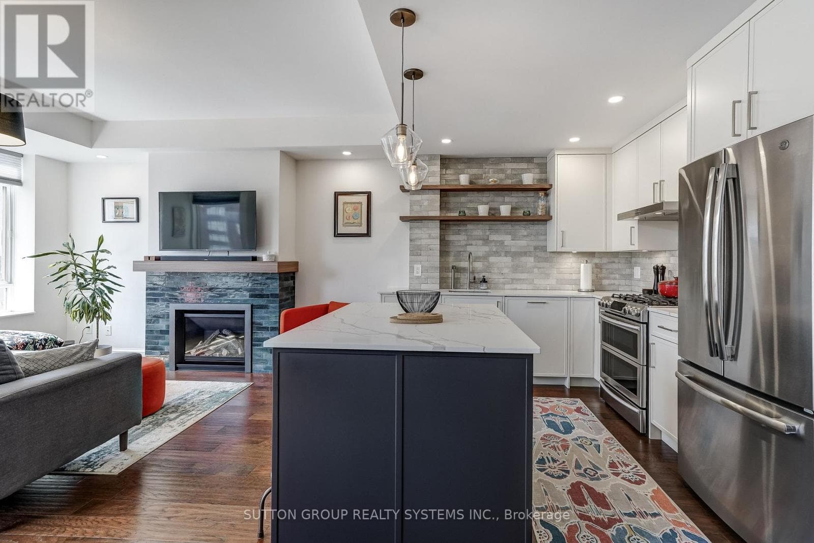 Photo of PH807 - 39 JARVIS STREET