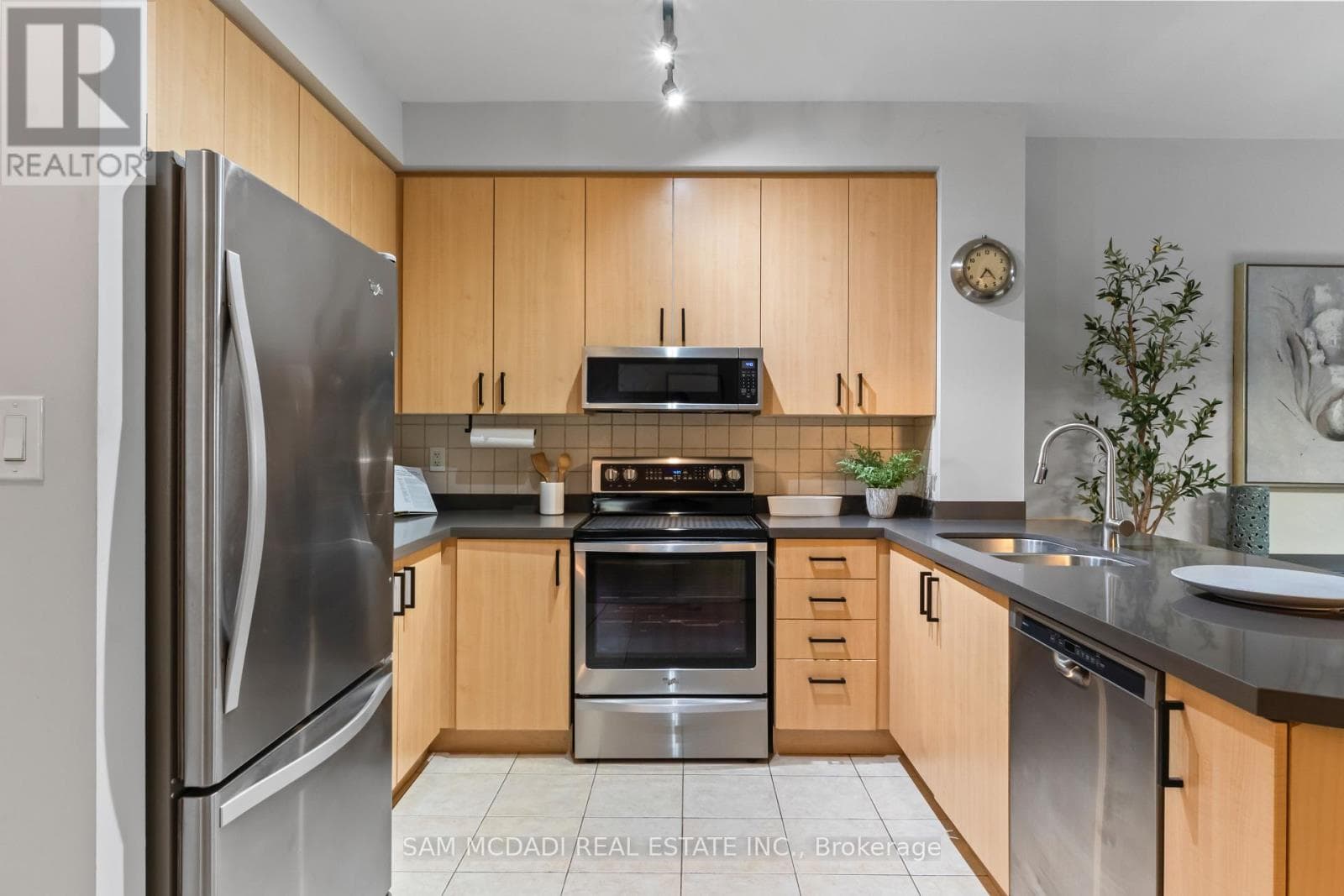 Photo of 107 - 80 PORT STREET E