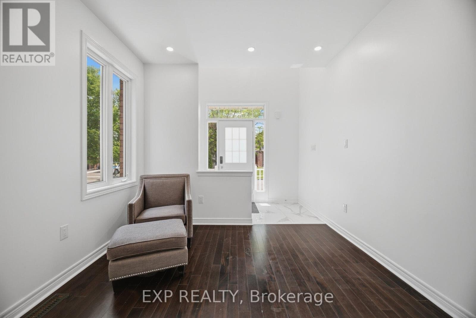 Photo of 363 HOLMES CRESCENT