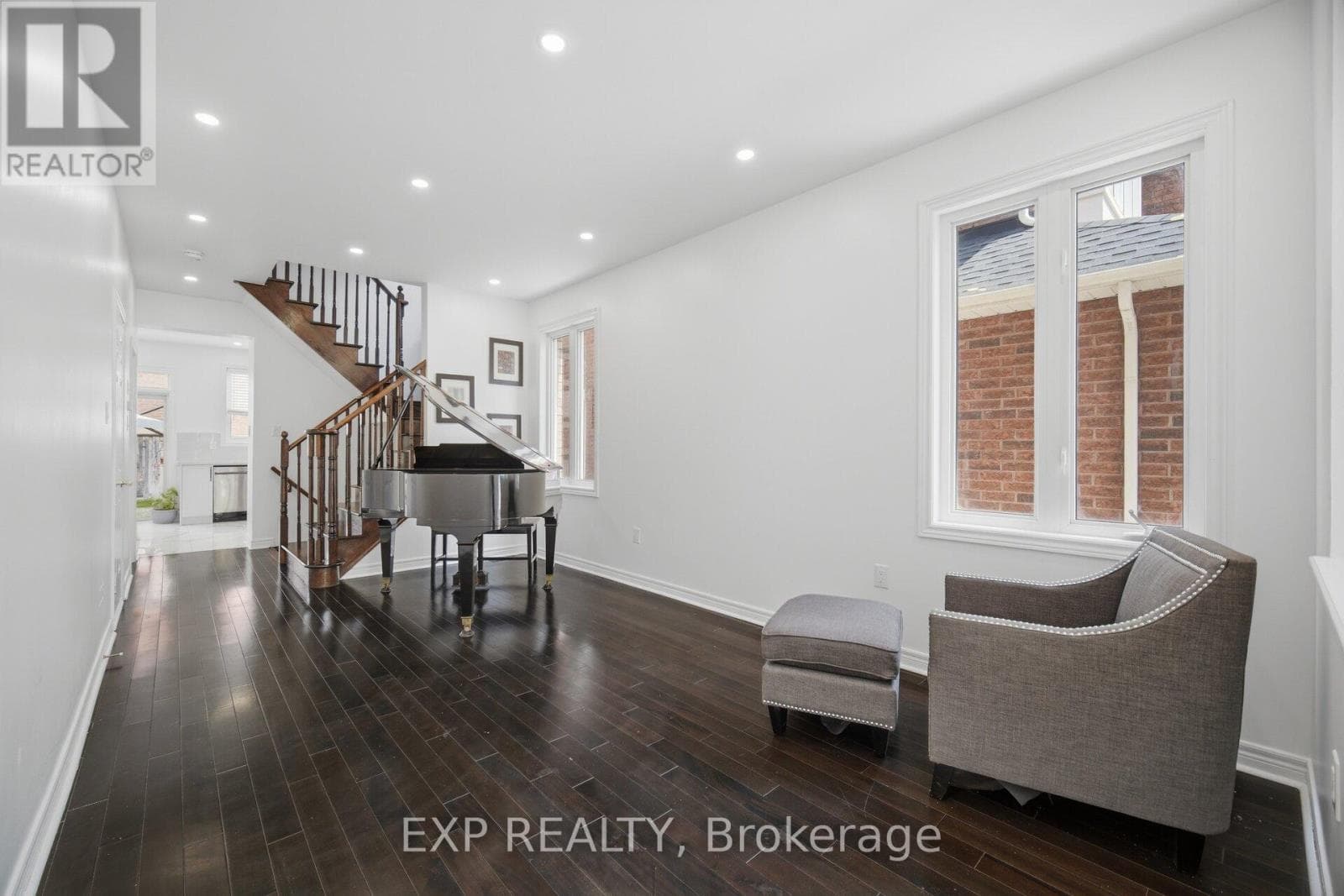 Photo of 363 HOLMES CRESCENT