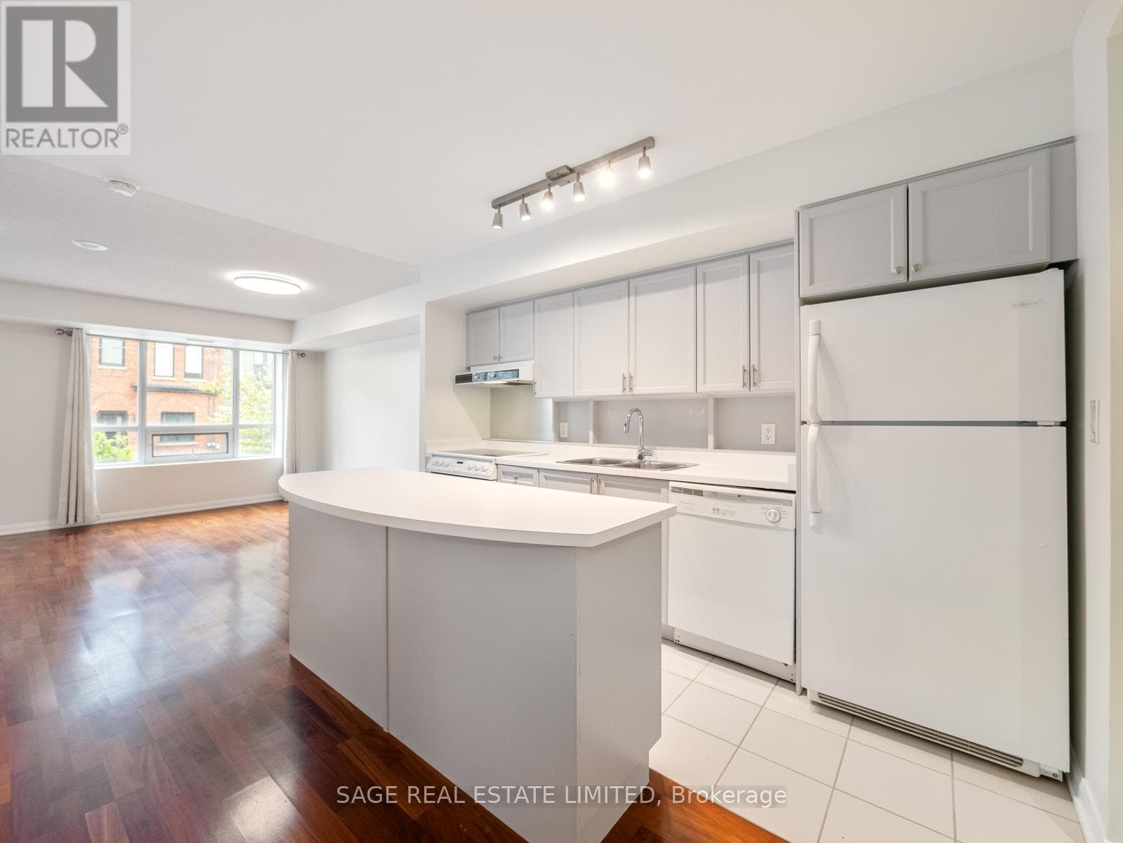 Photo of 209 - 18 BEVERLEY STREET