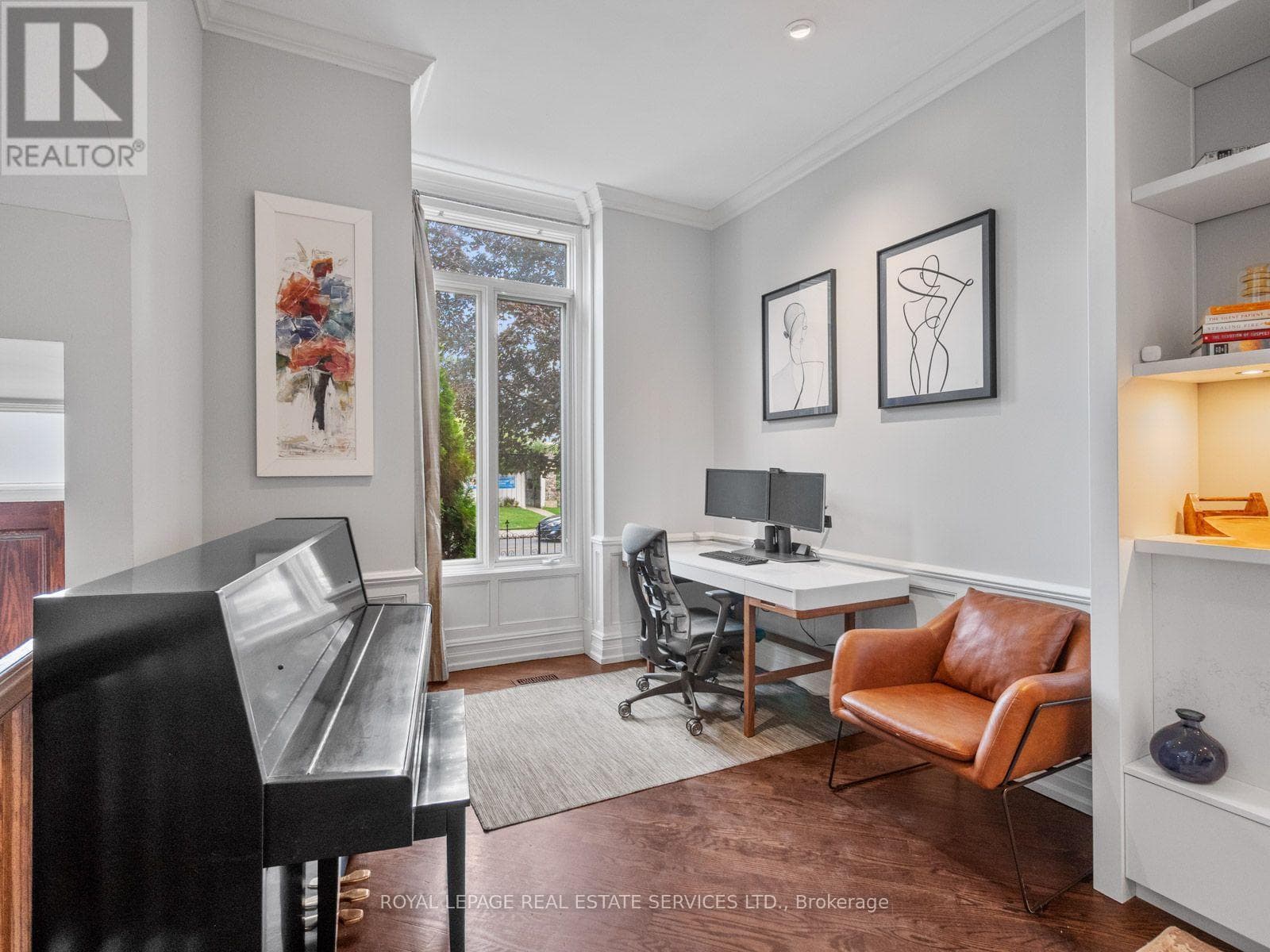 Photo of 4 - 276 SPADINA ROAD