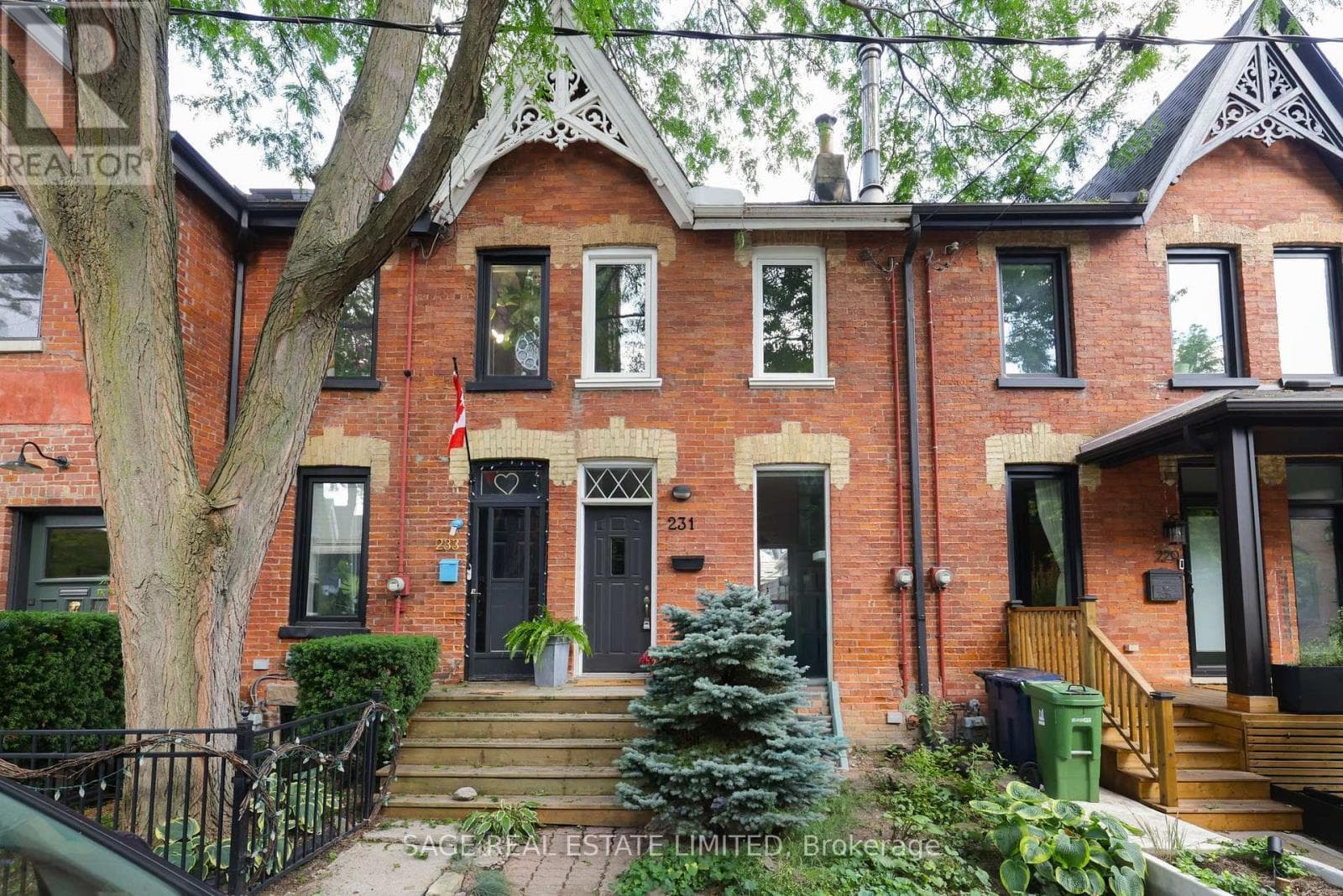 Photo of 231 BOULTON AVENUE