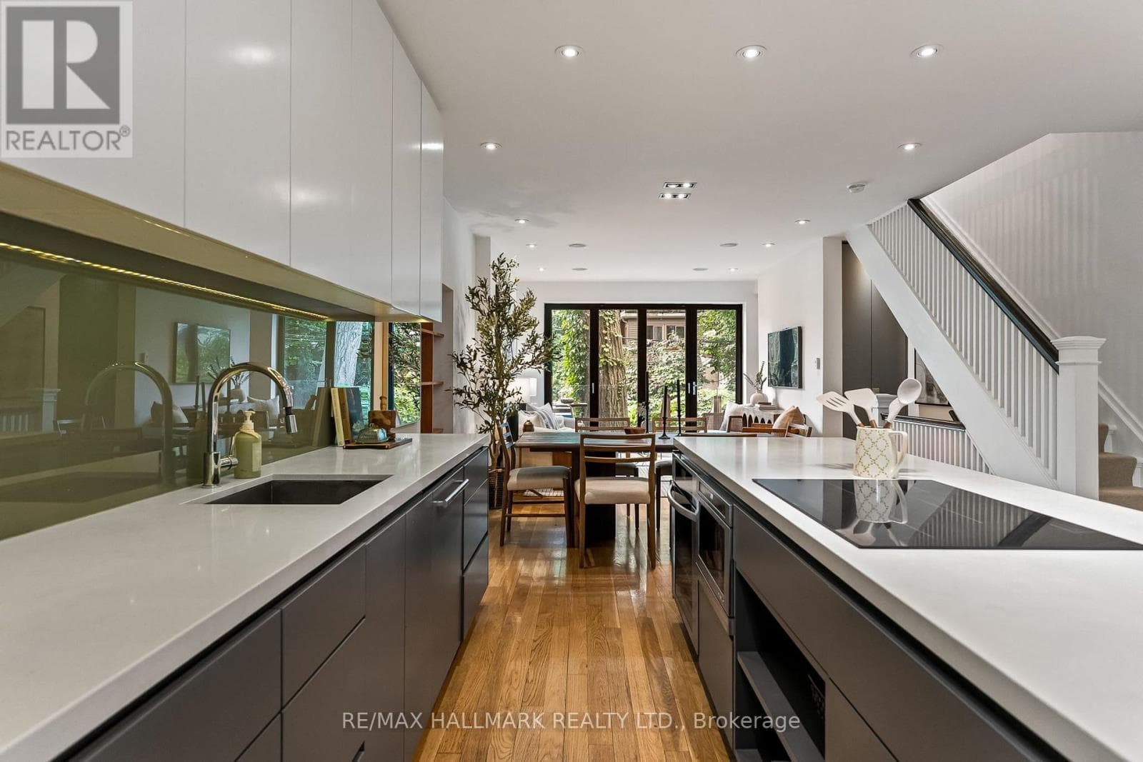 Photo of 40 FERNWOOD PARK AVENUE