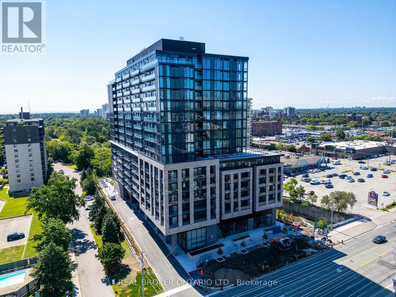 Photo of 1602 - 86 DUNDAS STREET E