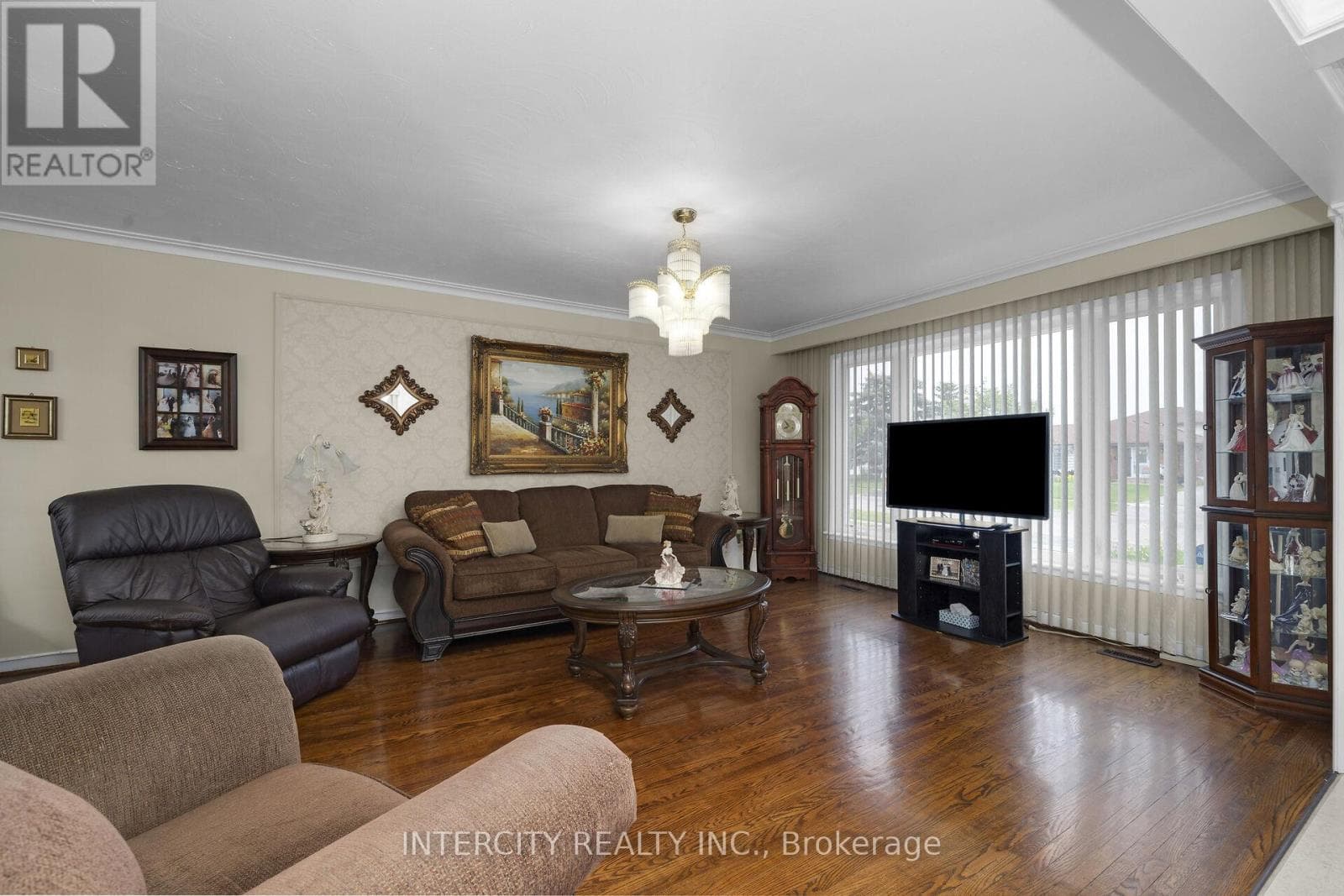 Photo of 7279 VERNOR DRIVE