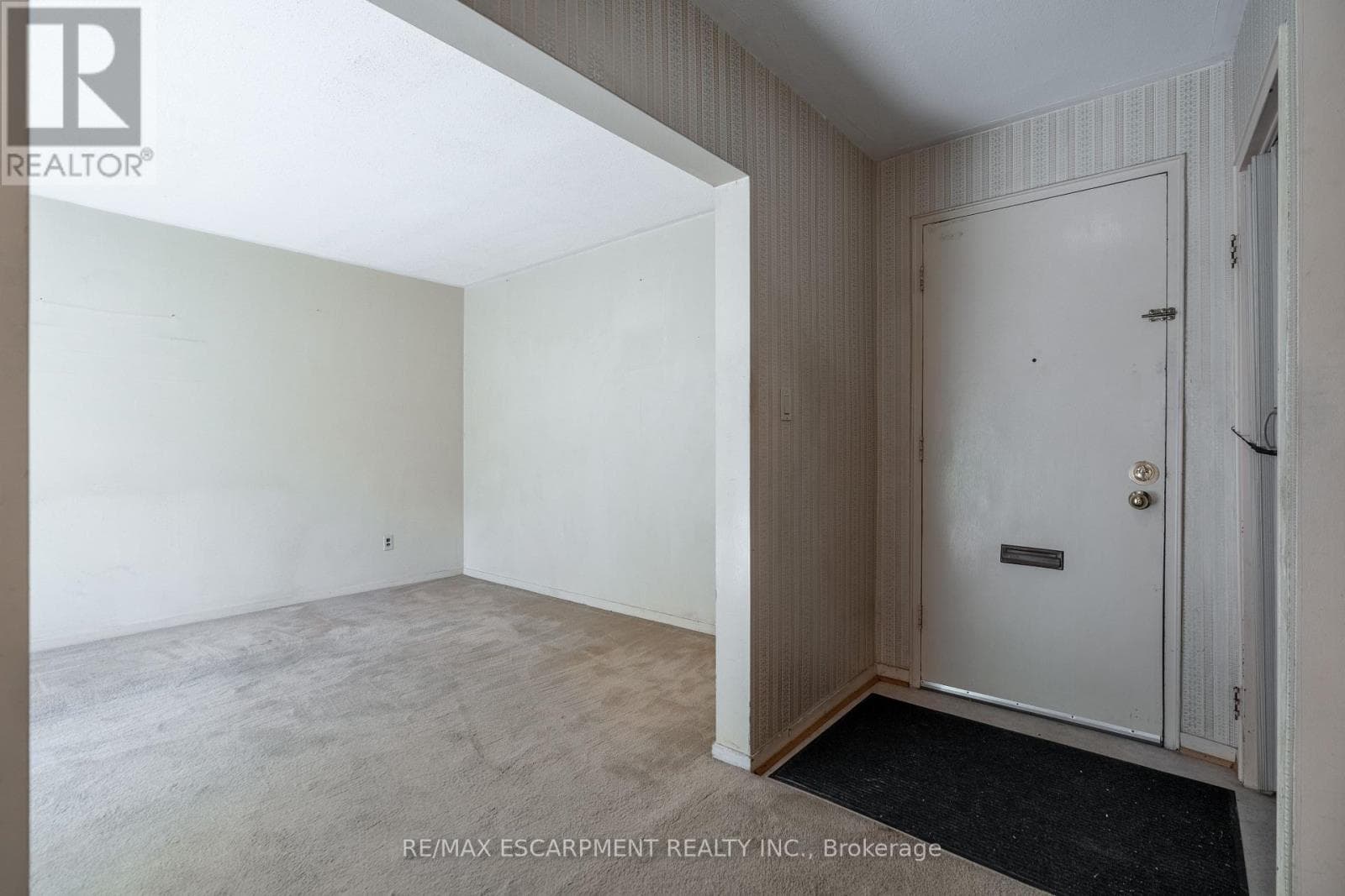 Photo of 8 - 519 CLARIDGE ROAD