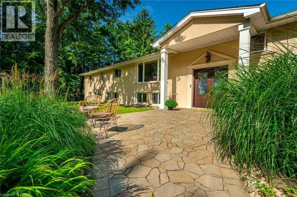 Photo of 2159 BRITANNIA Road