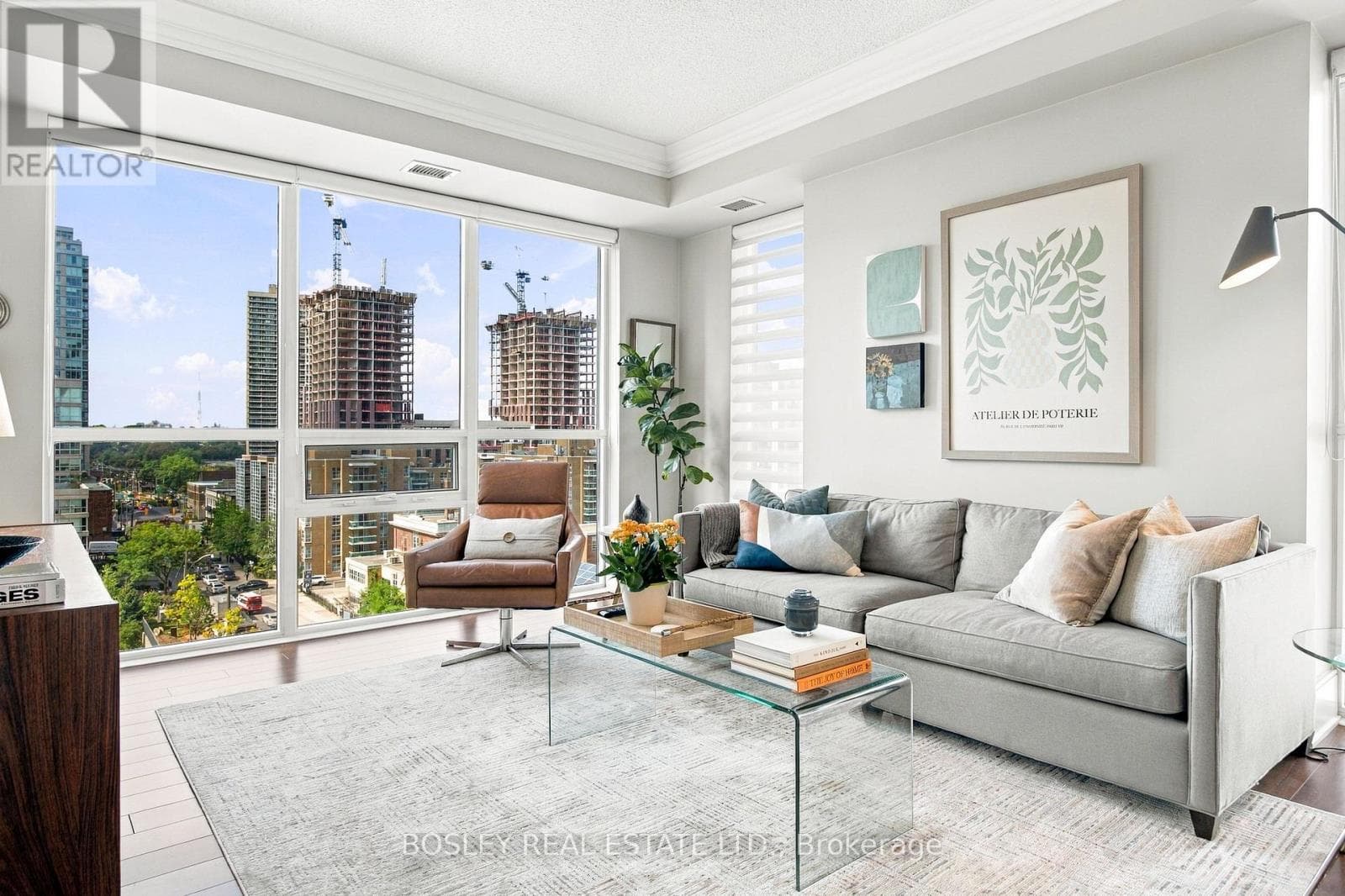 Photo of 802 - 25 BROADWAY AVENUE