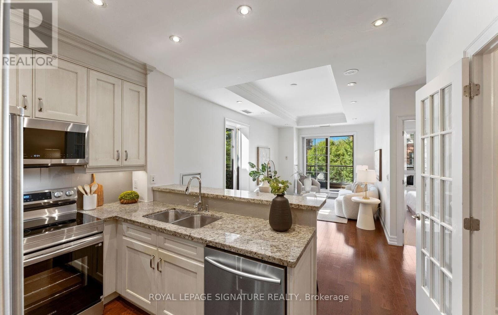 Photo of 337 - 21 BURKEBROOK PLACE