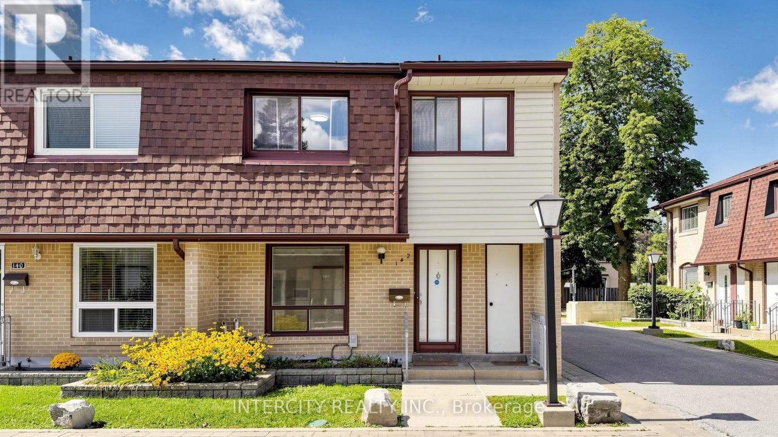 Photo of 142 - 21 LIVONIA PLACE