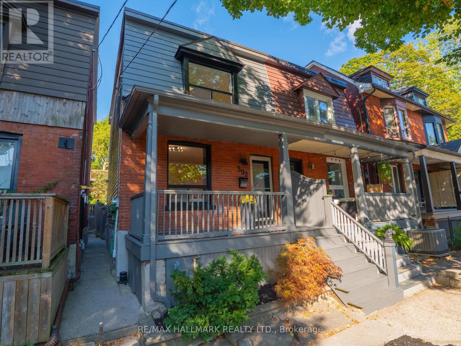Photo of 592 LOGAN AVENUE