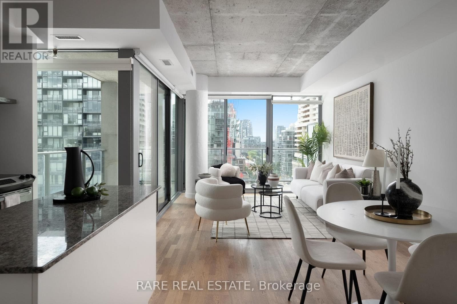 Photo of 919 - 95 BATHURST STREET