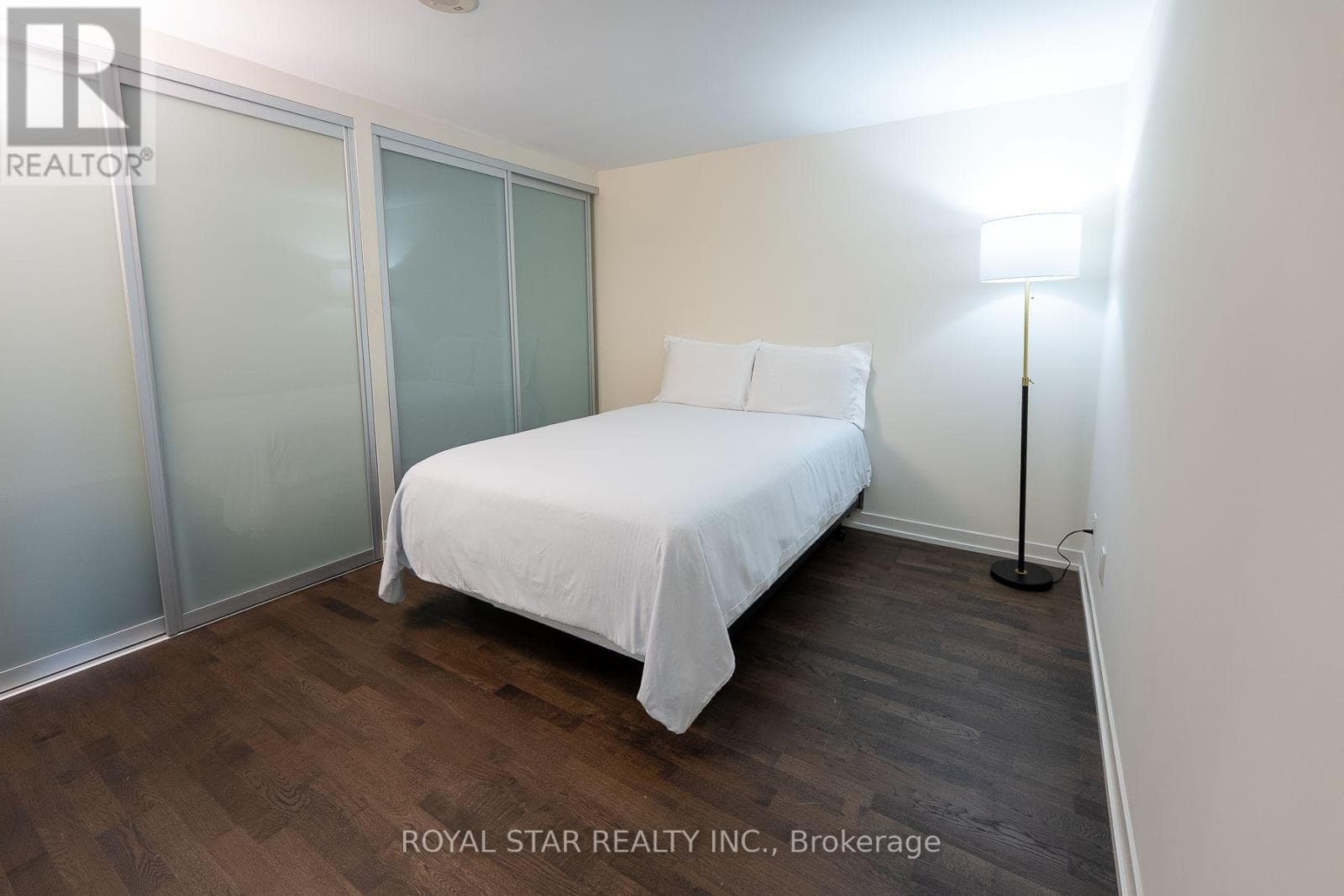 Photo of 623 - 95 BATHURST STREET