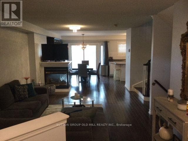 Photo of 3926 BEECHNUT ROW
