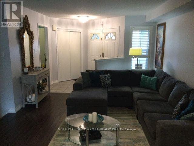 Photo of 3926 BEECHNUT ROW