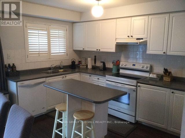 Photo of 3926 BEECHNUT ROW