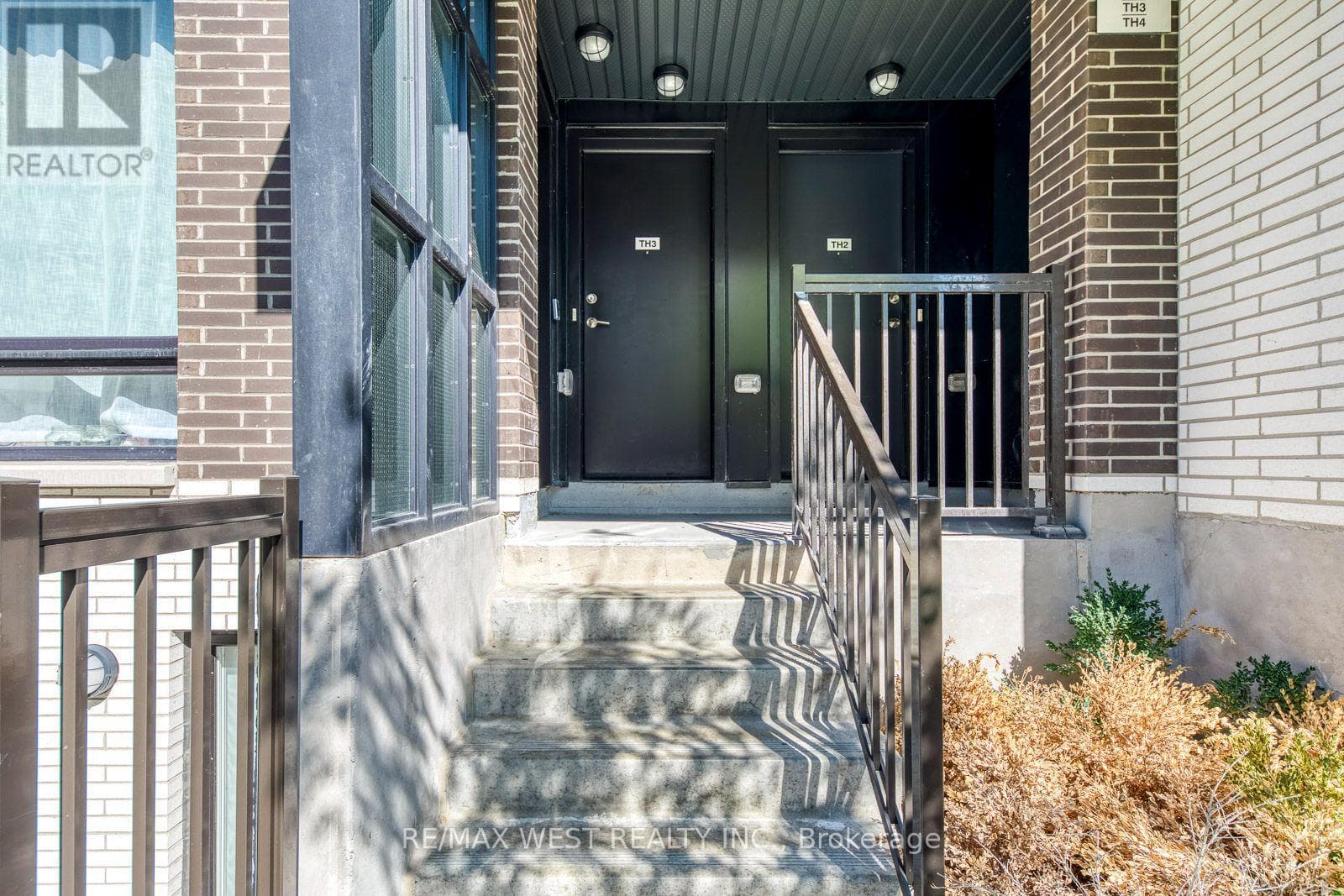 Photo of 3 - 40 ED CLARK GARDENS BOULEVARD