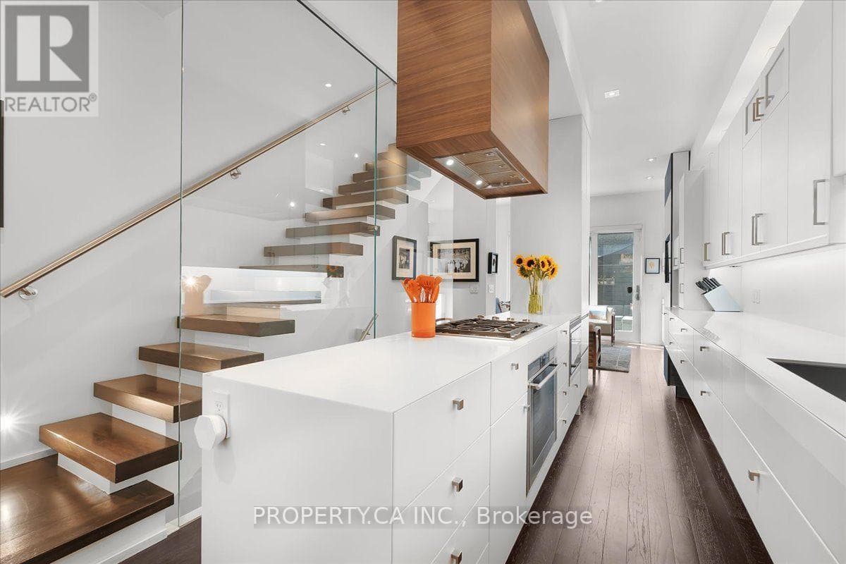 Photo of 244 MANNING AVENUE