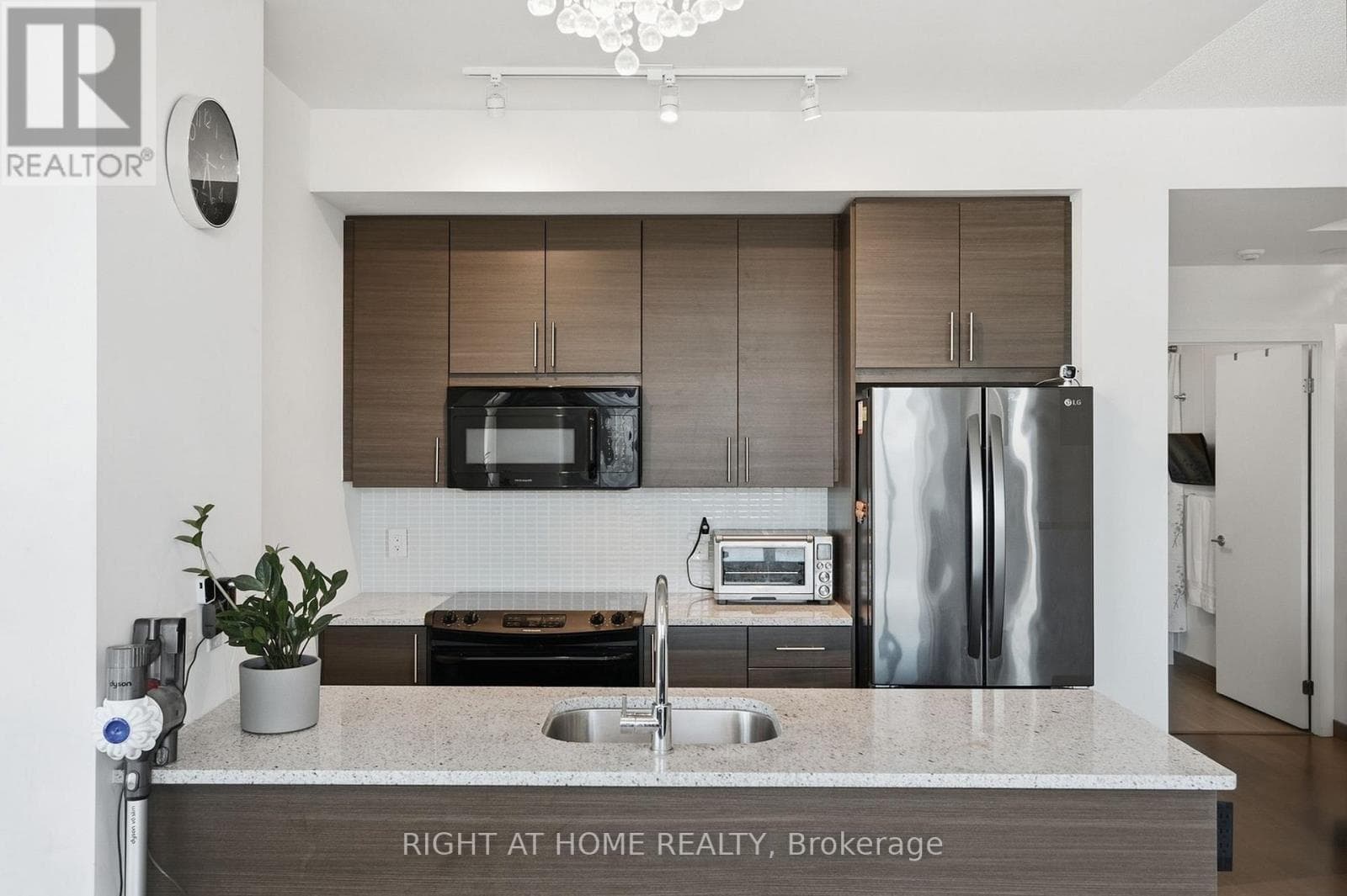 Photo of 1012 - 70 FOREST MANOR ROAD