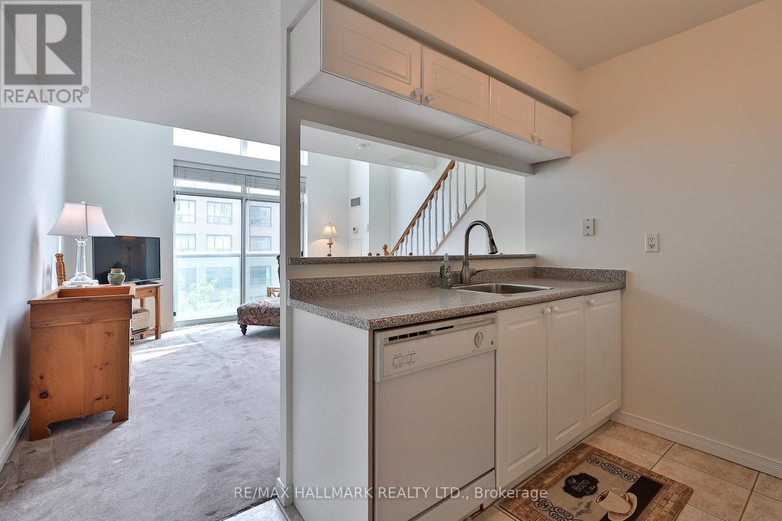 Photo of 528 - 109 FRONT STREET E