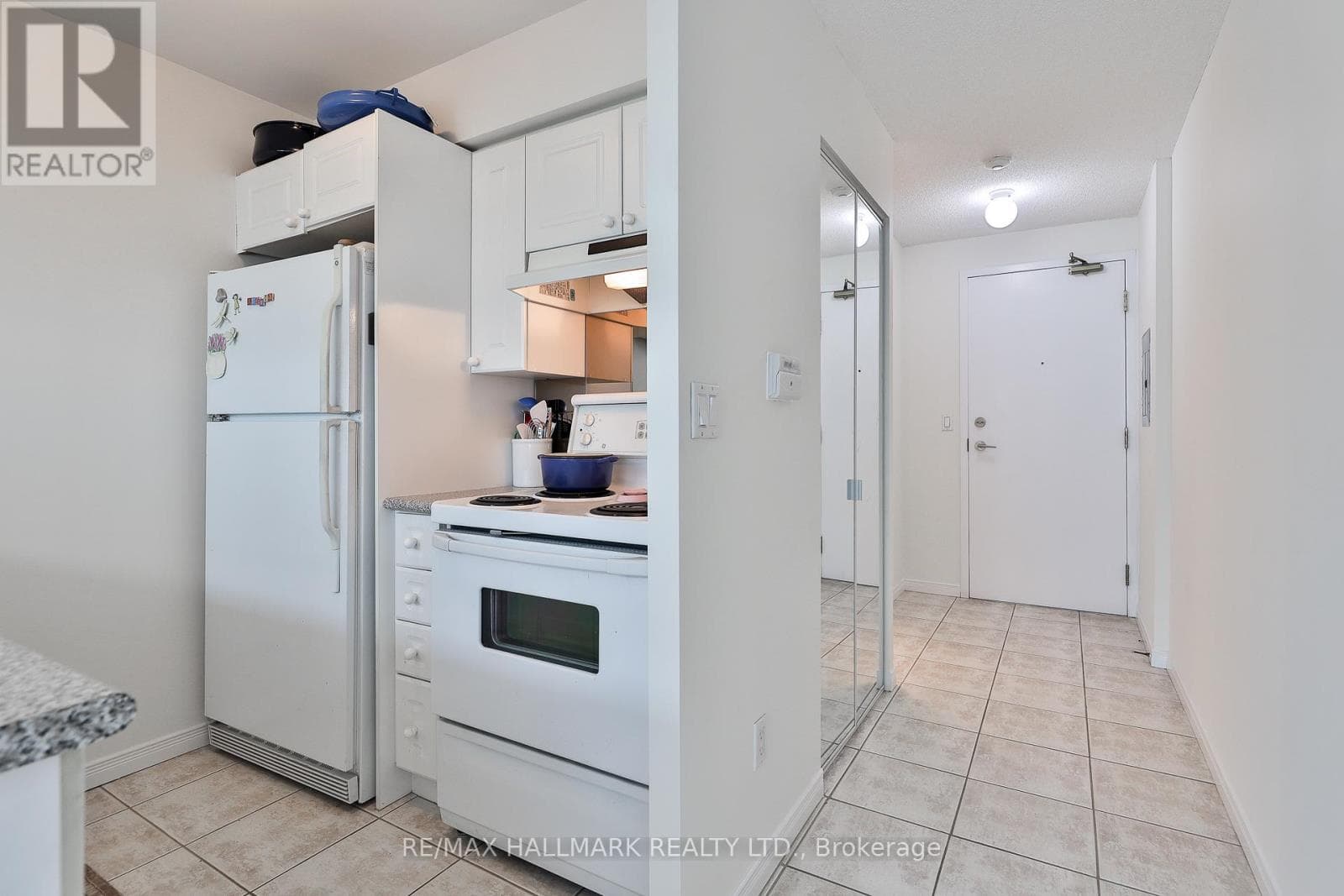 Photo of 528 - 109 FRONT STREET E