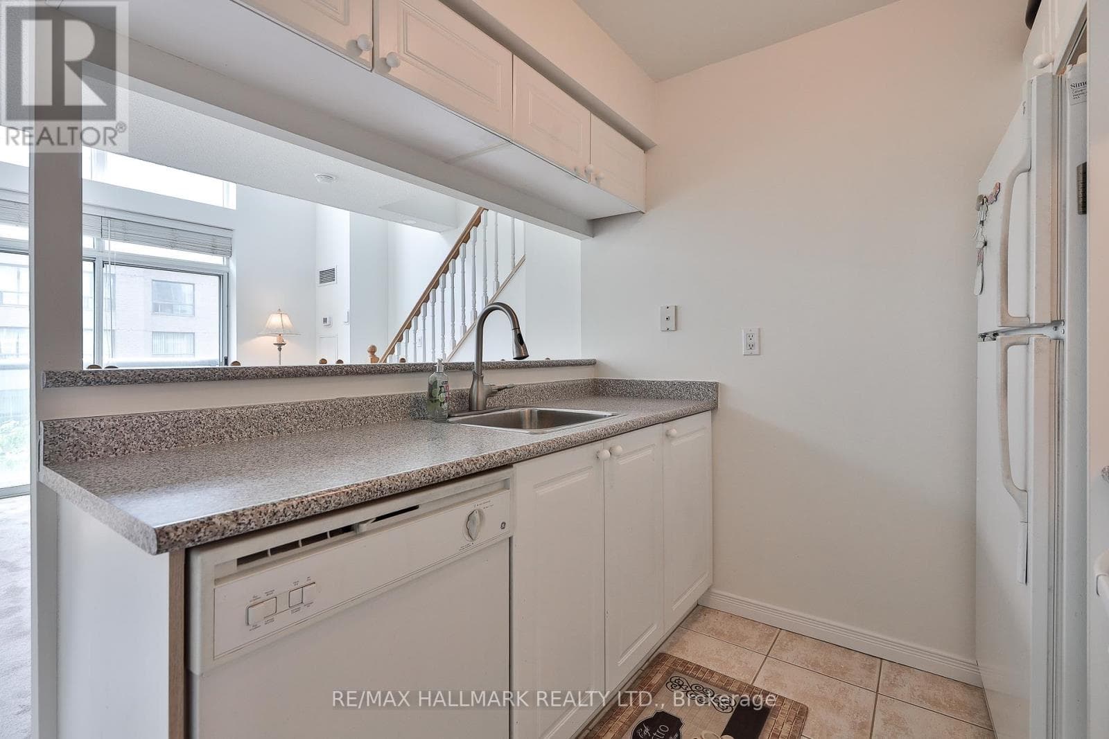 Photo of 528 - 109 FRONT STREET E