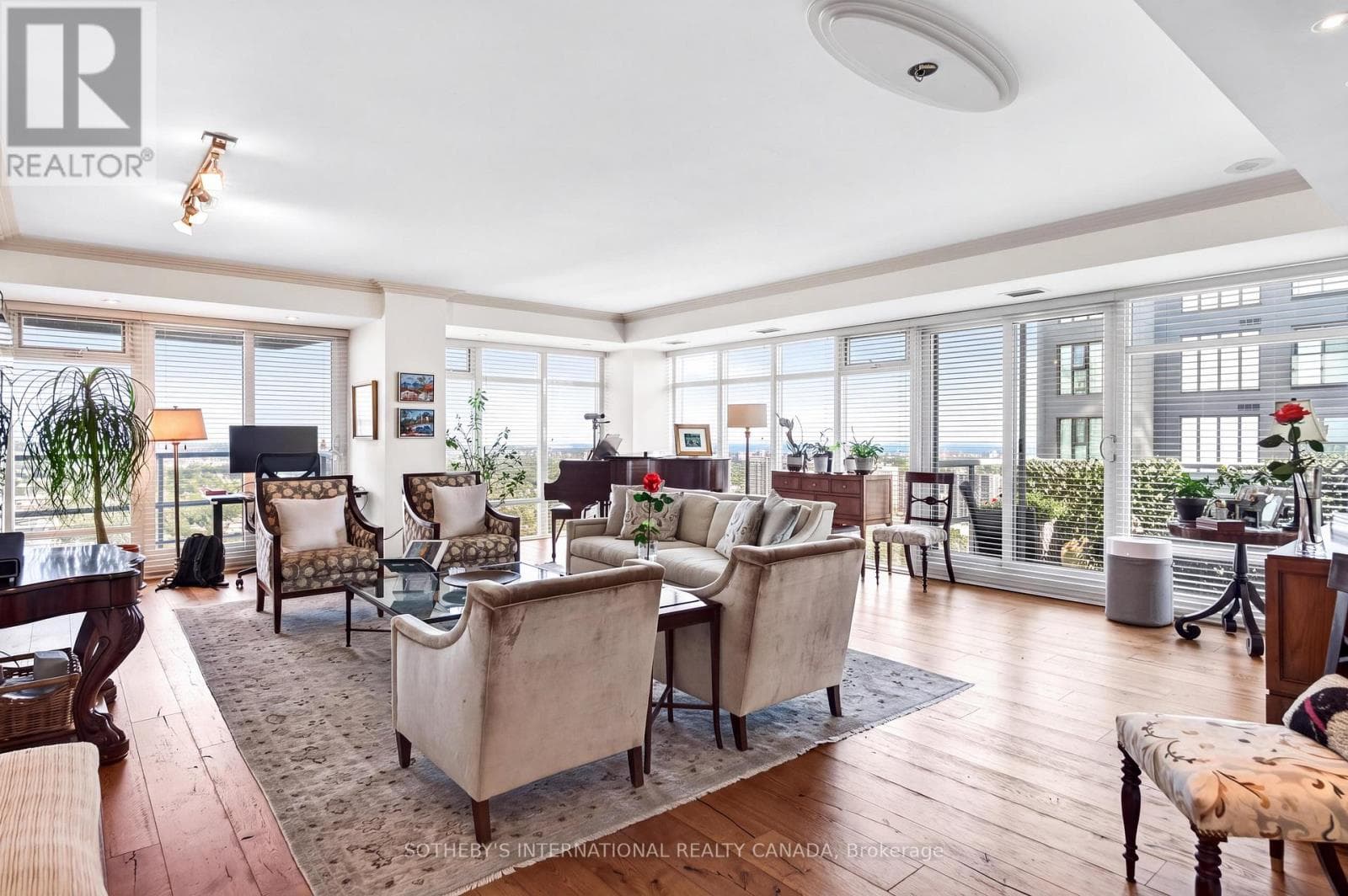 Photo of 3302 - 2181 YONGE STREET