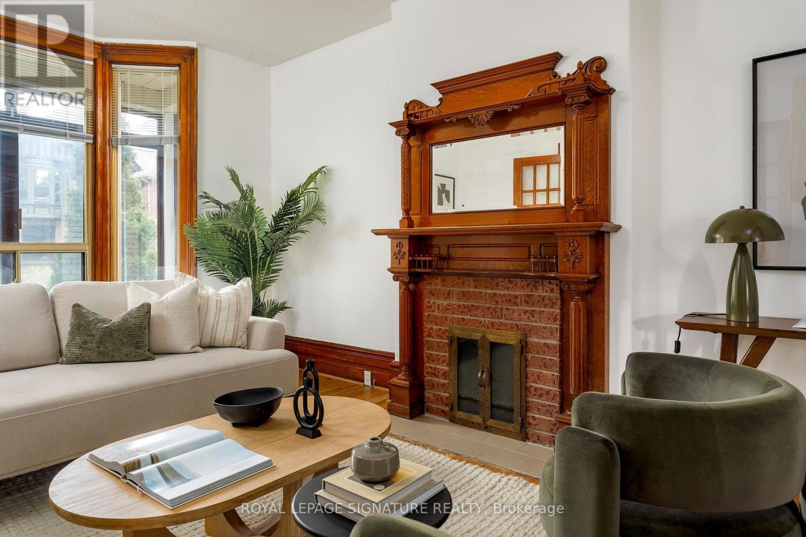 Photo of 36 COWAN AVENUE