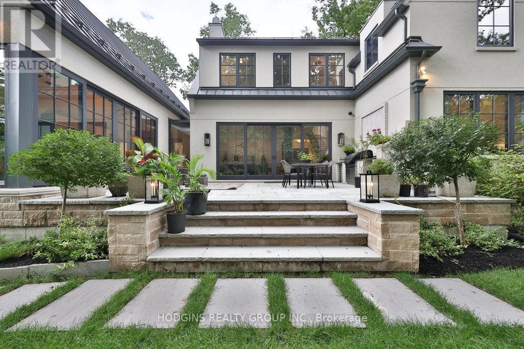 Photo of 238 MINEOLA ROAD W