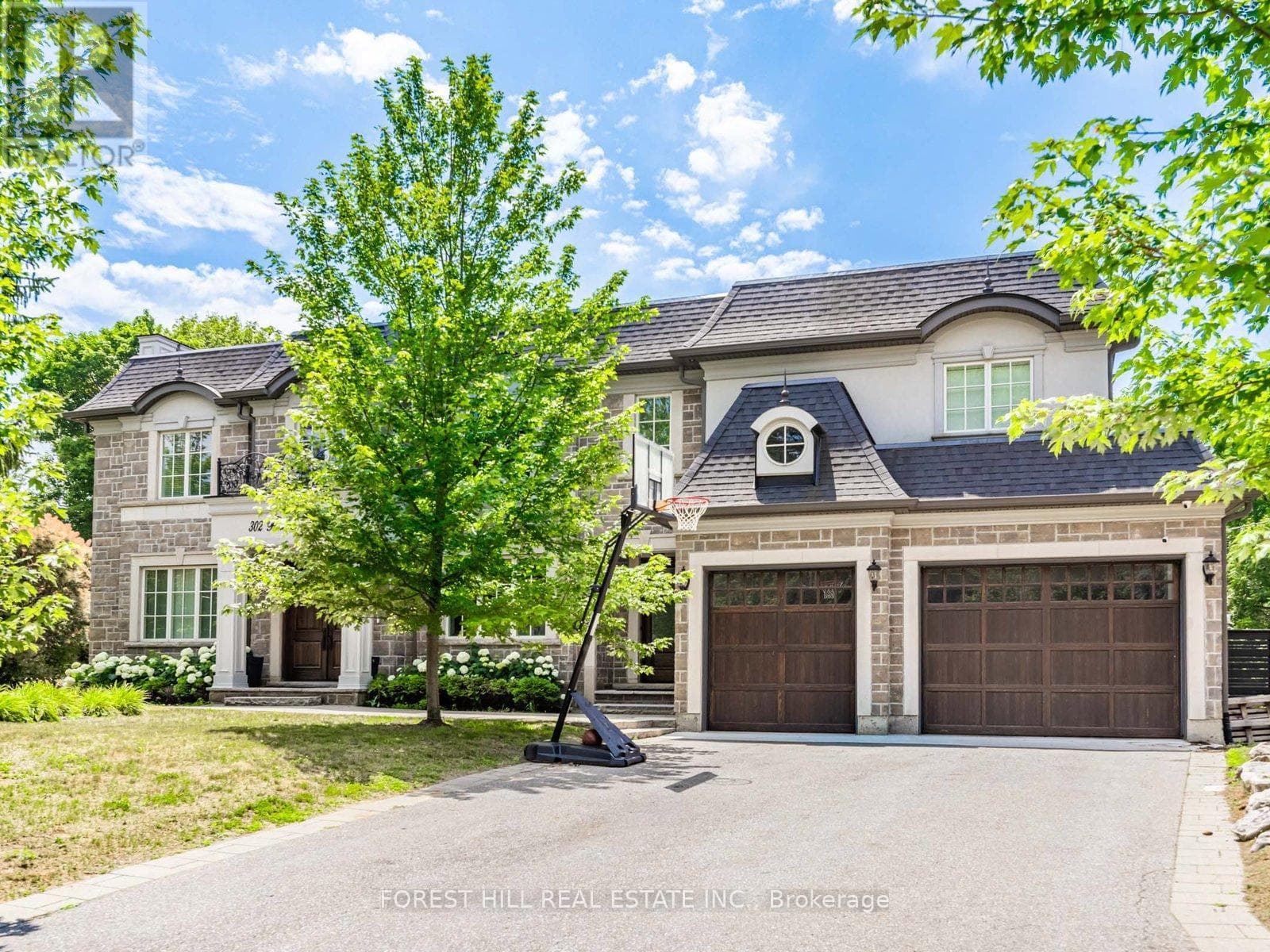 Photo of 302 PINEHURST DRIVE W