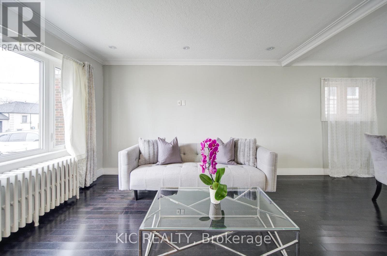Photo of 35 MONTCALM AVENUE