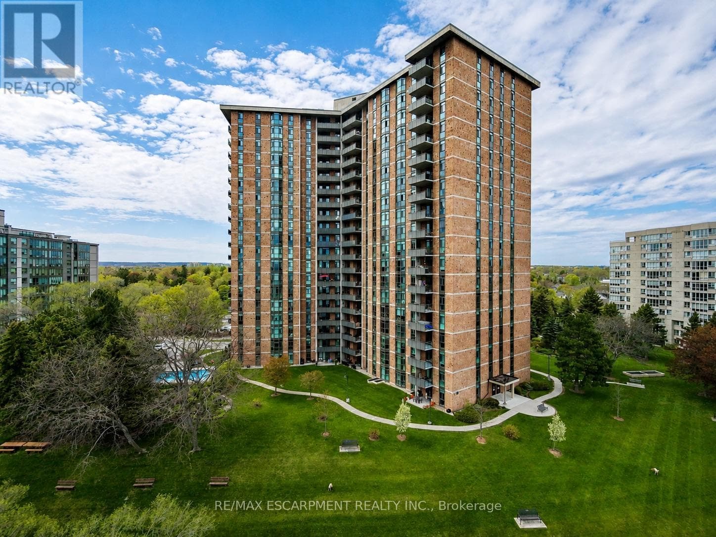 Photo of 602 - 5250 LAKESHORE ROAD