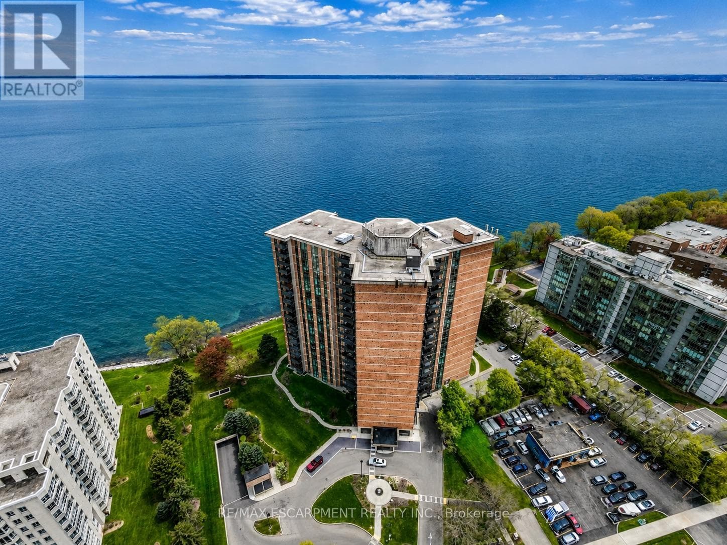 Photo of 602 - 5250 LAKESHORE ROAD