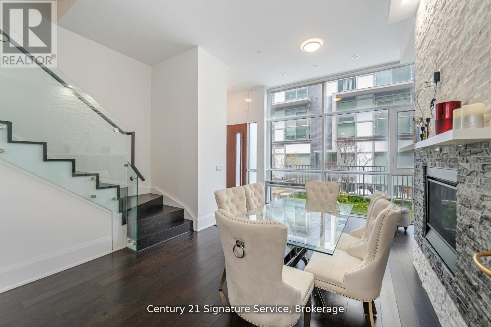 Photo of TH05 - 101 ERSKINE AVENUE