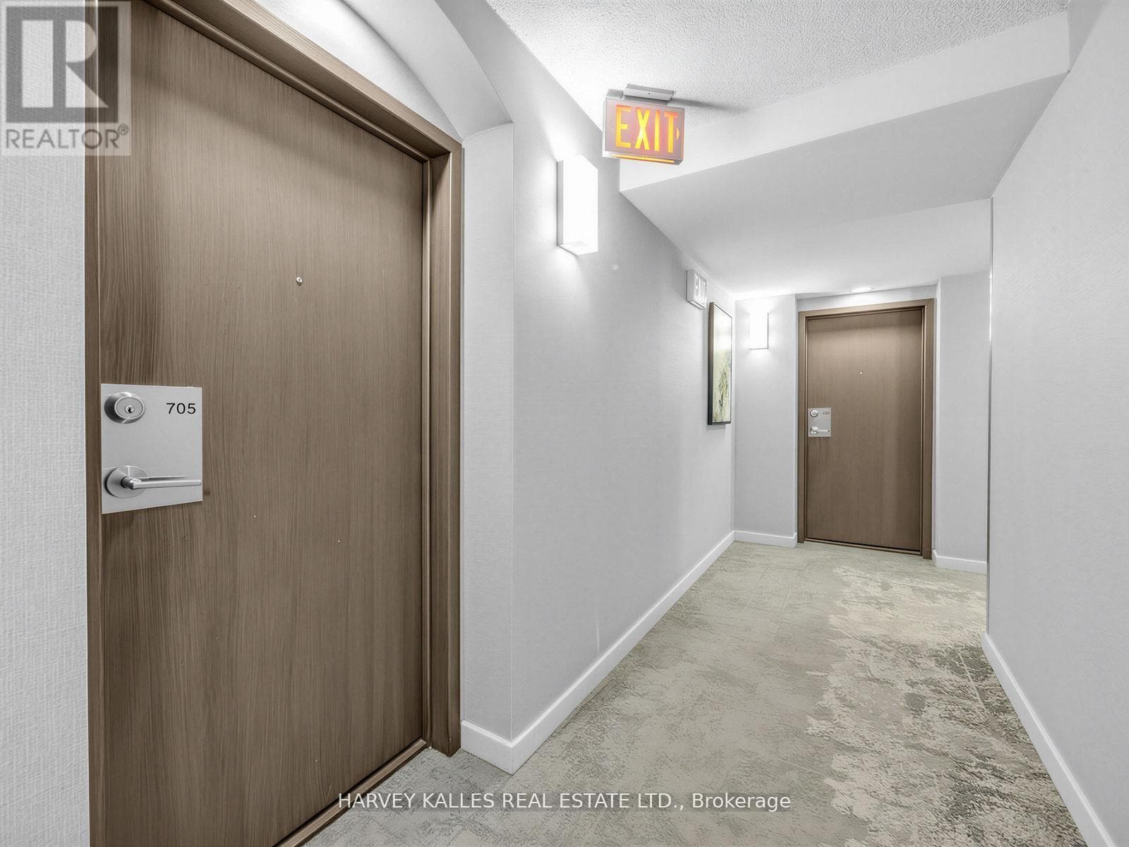 Photo of 705 - 10 YONGE STREET