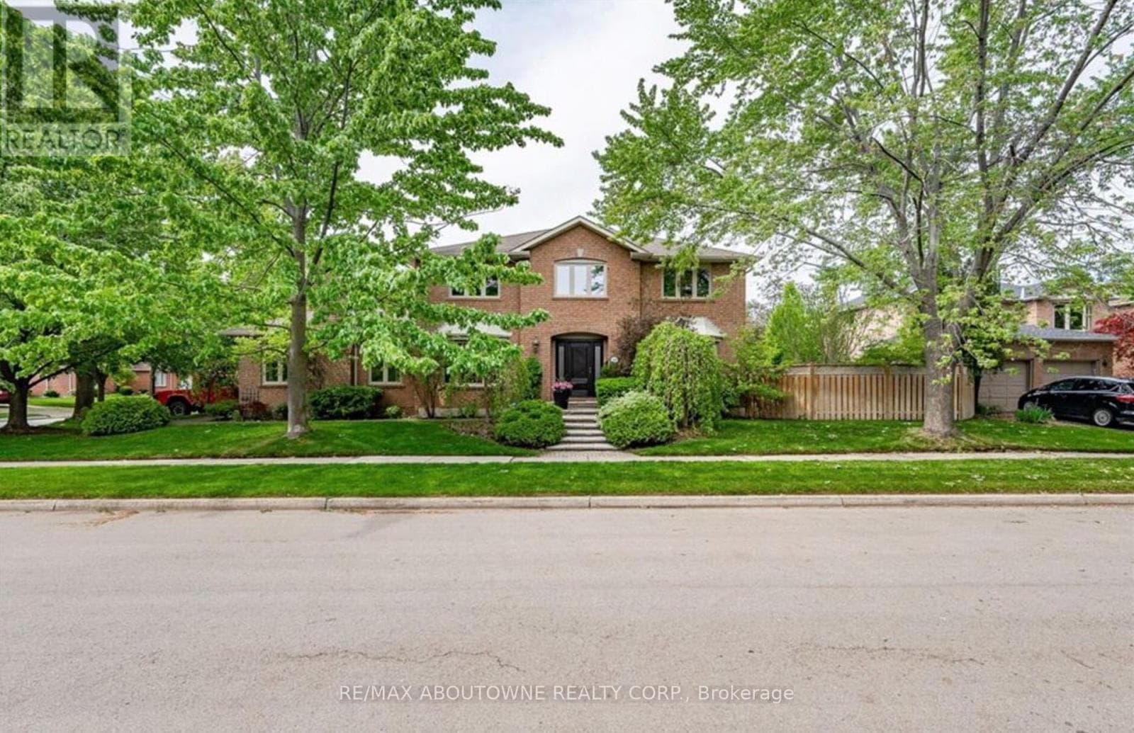 Photo of 500 BLENHEIM CRESCENT