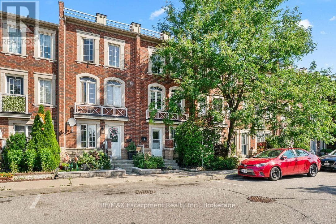 Photo of 8 JIM BAIRD MEWS