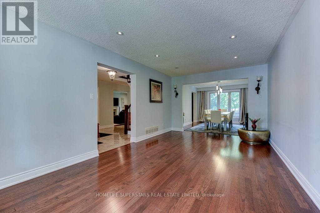 Photo of 868 KOWAL DRIVE